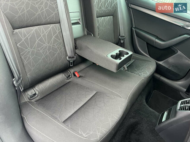 Серый Шкода Октавия, объемом двигателя 2 л и пробегом 285 тыс. км за 15900 $, фото 43 на Automoto.ua