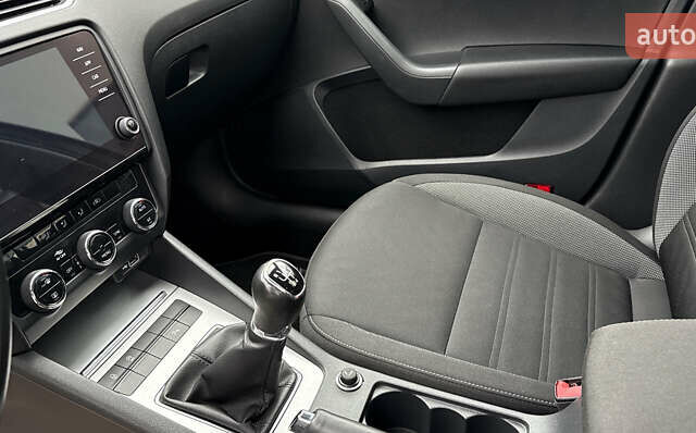 Сірий Шкода Октавія, об'ємом двигуна 1.6 л та пробігом 219 тис. км за 14300 $, фото 13 на Automoto.ua