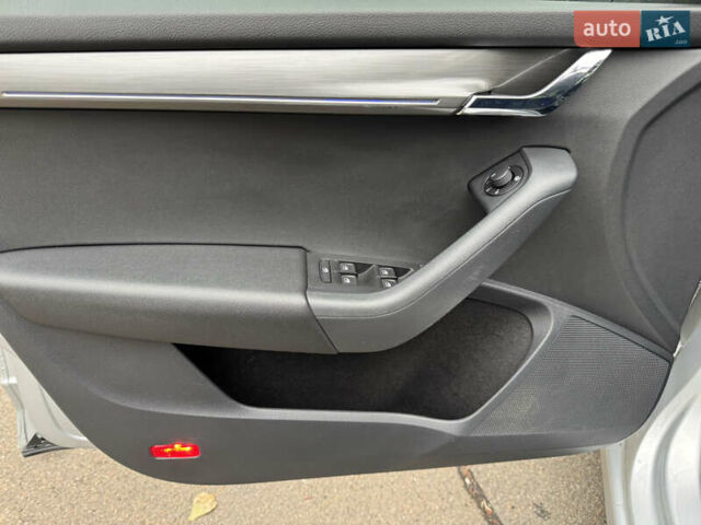 Серый Шкода Октавия, объемом двигателя 2 л и пробегом 175 тыс. км за 17999 $, фото 13 на Automoto.ua