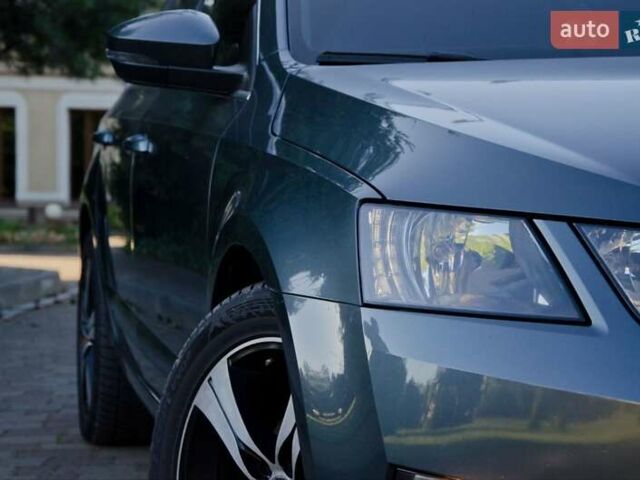 Серый Шкода Октавия, объемом двигателя 1.6 л и пробегом 336 тыс. км за 13800 $, фото 12 на Automoto.ua