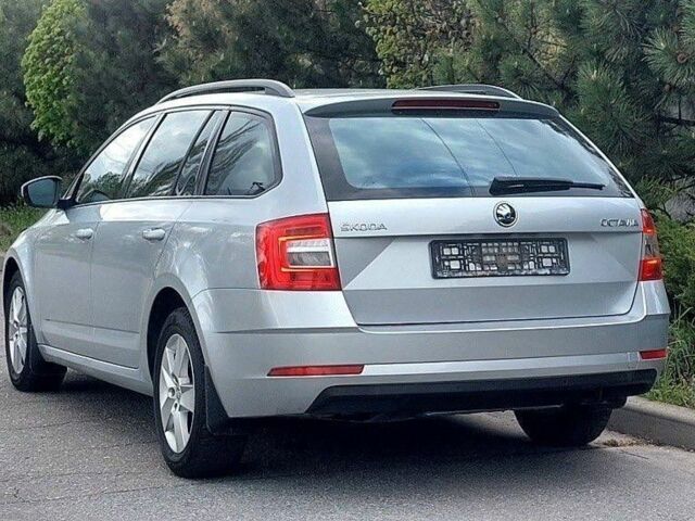 Серый Шкода Октавия, объемом двигателя 1.6 л и пробегом 170 тыс. км за 13300 $, фото 2 на Automoto.ua