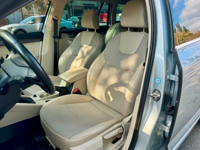 Серый Шкода Октавия, объемом двигателя 1.6 л и пробегом 210 тыс. км за 15990 $, фото 9 на Automoto.ua