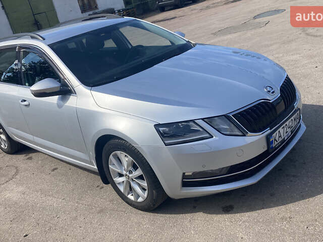 Сірий Шкода Октавія, об'ємом двигуна 1.5 л та пробігом 130 тис. км за 18999 $, фото 1 на Automoto.ua