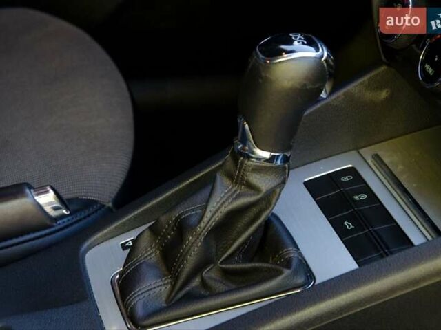 Серый Шкода Октавия, объемом двигателя 1.6 л и пробегом 336 тыс. км за 13800 $, фото 62 на Automoto.ua