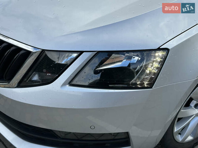 Серый Шкода Октавия, объемом двигателя 2 л и пробегом 185 тыс. км за 17500 $, фото 11 на Automoto.ua