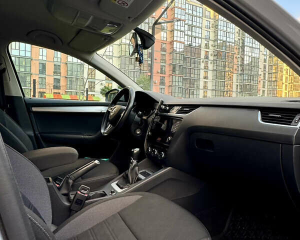 Сірий Шкода Октавія, об'ємом двигуна 1.6 л та пробігом 239 тис. км за 13950 $, фото 12 на Automoto.ua