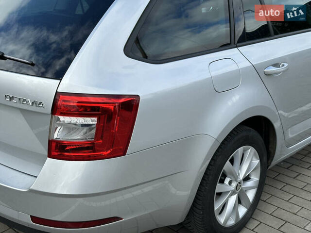 Серый Шкода Октавия, объемом двигателя 2 л и пробегом 185 тыс. км за 17500 $, фото 12 на Automoto.ua