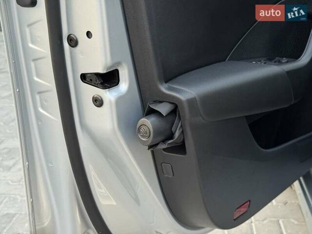 Серый Шкода Октавия, объемом двигателя 1.97 л и пробегом 120 тыс. км за 25715 $, фото 51 на Automoto.ua