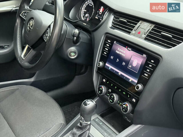 Серый Шкода Октавия, объемом двигателя 1.97 л и пробегом 283 тыс. км за 17499 $, фото 75 на Automoto.ua