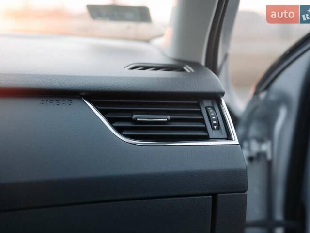 Шкода Октавия 2020 в Киеве на Automoto.ua Серый Шкода Октавия, объемом двигателя 1.97 л и пробегом 273 тыс. км за 15300 $, фото 37 на Automoto.ua