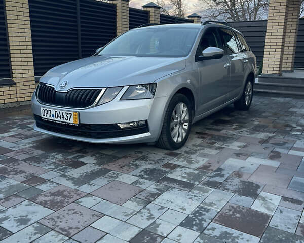 Серый Шкода Октавия, объемом двигателя 2 л и пробегом 197 тыс. км за 16500 $, фото 2 на Automoto.ua