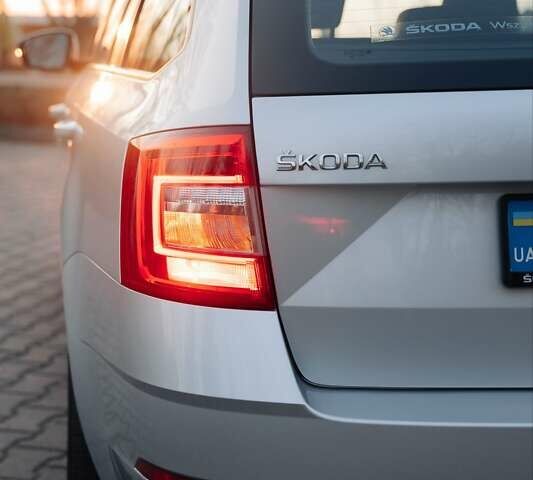 Шкода Октавия 2020 в Киеве на Automoto.ua Серый Шкода Октавия, объемом двигателя 1.97 л и пробегом 273 тыс. км за 15300 $, фото 18 на Automoto.ua