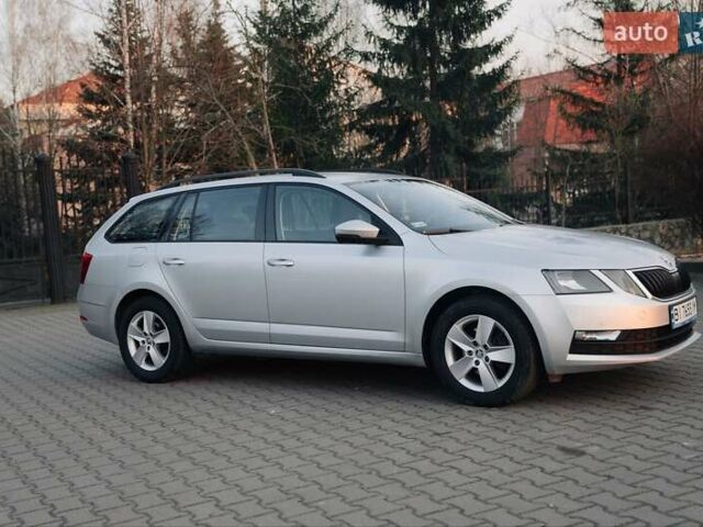 Шкода Октавия 2020 в Киеве на Automoto.ua Серый Шкода Октавия, объемом двигателя 1.97 л и пробегом 273 тыс. км за 15300 $, фото 9 на Automoto.ua