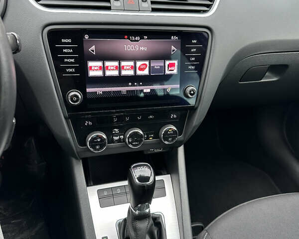 Серый Шкода Октавия, объемом двигателя 2 л и пробегом 185 тыс. км за 17500 $, фото 17 на Automoto.ua