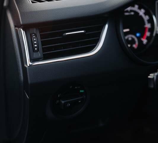 Шкода Октавия 2020 в Киеве на Automoto.ua Серый Шкода Октавия, объемом двигателя 1.97 л и пробегом 273 тыс. км за 15300 $, фото 27 на Automoto.ua