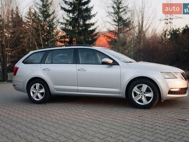 Шкода Октавия 2020 в Киеве на Automoto.ua Серый Шкода Октавия, объемом двигателя 1.97 л и пробегом 273 тыс. км за 15300 $, фото 15 на Automoto.ua