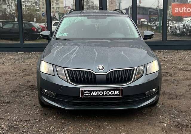 Серый Шкода Октавия, объемом двигателя 1.5 л и пробегом 255 тыс. км за 15990 $, фото 1 на Automoto.ua