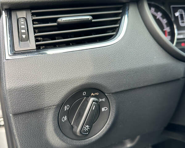 Серый Шкода Октавия, объемом двигателя 2 л и пробегом 185 тыс. км за 17500 $, фото 20 на Automoto.ua