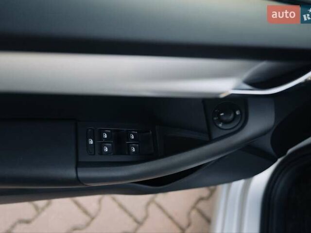 Шкода Октавия 2020 в Киеве на Automoto.ua Серый Шкода Октавия, объемом двигателя 1.97 л и пробегом 273 тыс. км за 15300 $, фото 28 на Automoto.ua