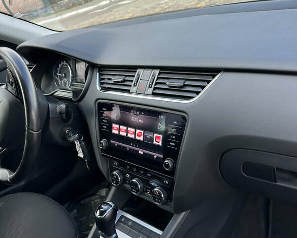 Серый Шкода Октавия, объемом двигателя 2 л и пробегом 185 тыс. км за 17500 $, фото 31 на Automoto.ua