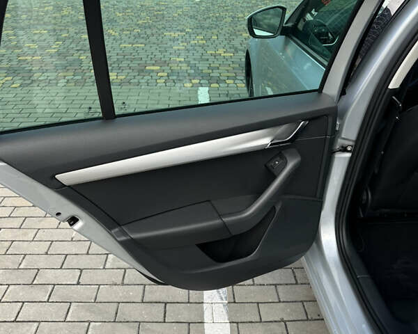 Серый Шкода Октавия, объемом двигателя 2 л и пробегом 185 тыс. км за 17500 $, фото 24 на Automoto.ua