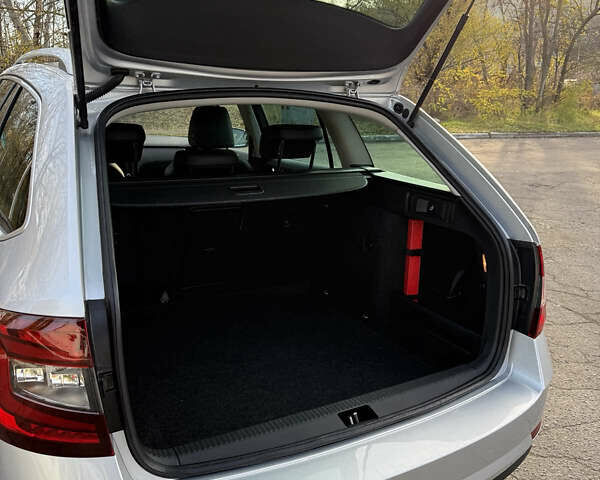 Серый Шкода Октавия, объемом двигателя 2 л и пробегом 182 тыс. км за 15300 $, фото 17 на Automoto.ua