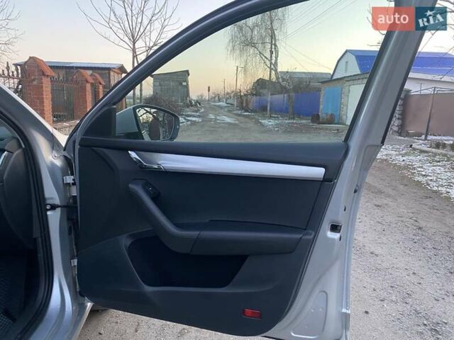 Серый Шкода Октавия, объемом двигателя 1.97 л и пробегом 259 тыс. км за 15500 $, фото 12 на Automoto.ua