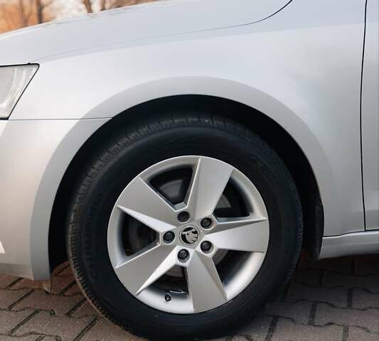 Шкода Октавия 2020 в Киеве на Automoto.ua Серый Шкода Октавия, объемом двигателя 1.97 л и пробегом 273 тыс. км за 15300 $, фото 7 на Automoto.ua