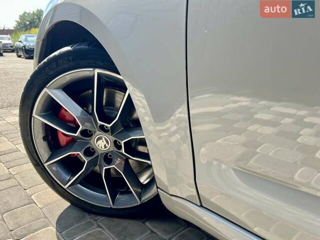 Шкода Октавия 2020 в Киеве на Automoto.ua Серый Шкода Октавия, объемом двигателя 1.98 л и пробегом 121 тыс. км за 24900 $, фото 79 на Automoto.ua