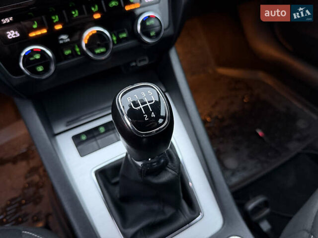 Сірий Шкода Октавія, об'ємом двигуна 1.6 л та пробігом 247 тис. км за 14200 $, фото 47 на Automoto.ua