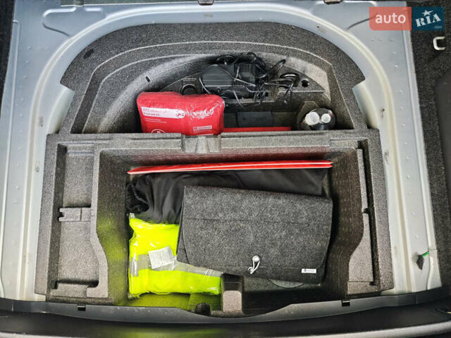 Серый Шкода Октавия, объемом двигателя 2 л и пробегом 166 тыс. км за 19900 $, фото 64 на Automoto.ua