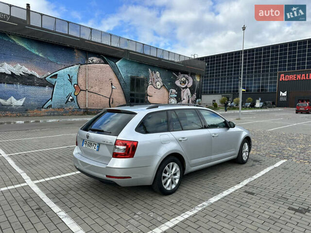 Серый Шкода Октавия, объемом двигателя 2 л и пробегом 185 тыс. км за 17500 $, фото 3 на Automoto.ua