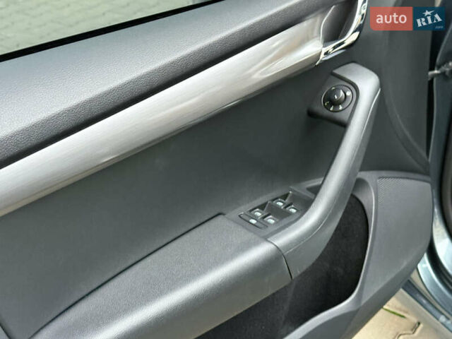 Серый Шкода Октавия, объемом двигателя 1.97 л и пробегом 283 тыс. км за 17499 $, фото 71 на Automoto.ua