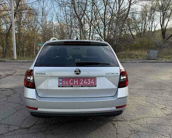 Серый Шкода Октавия, объемом двигателя 2 л и пробегом 182 тыс. км за 15300 $, фото 3 на Automoto.ua