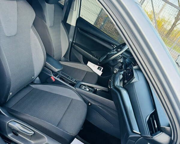 Сірий Шкода Октавія, об'ємом двигуна 2 л та пробігом 157 тис. км за 19999 $, фото 19 на Automoto.ua