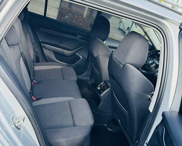 Сірий Шкода Октавія, об'ємом двигуна 2 л та пробігом 157 тис. км за 19999 $, фото 21 на Automoto.ua