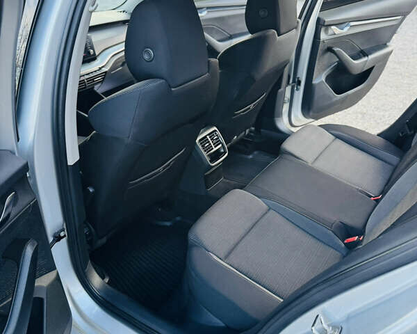 Сірий Шкода Октавія, об'ємом двигуна 2 л та пробігом 157 тис. км за 19999 $, фото 25 на Automoto.ua