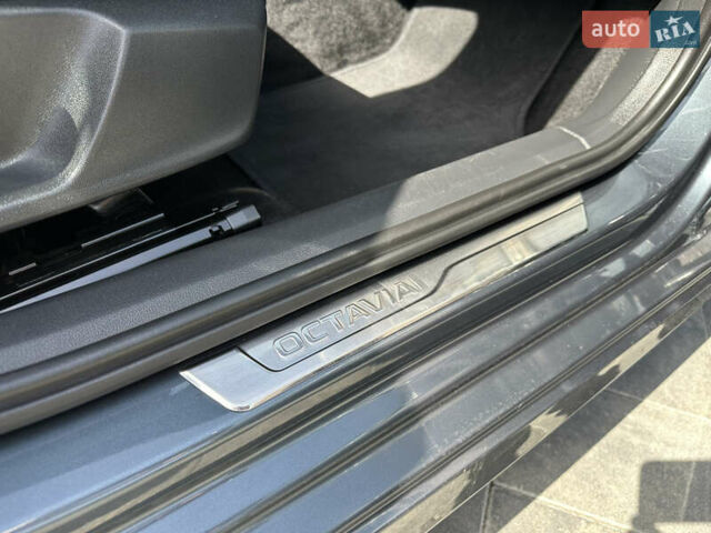 Шкода Октавія 2021 у Луцьку на Automoto.ua Сірий Шкода Октавія, об'ємом двигуна 2 л та пробігом 205 тис. км за 20900 $, фото 47 на Automoto.ua