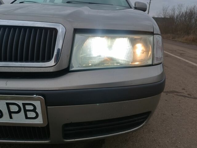 Сірий Шкода Октавія, об'ємом двигуна 1.8 л та пробігом 200 тис. км за 5500 $, фото 11 на Automoto.ua