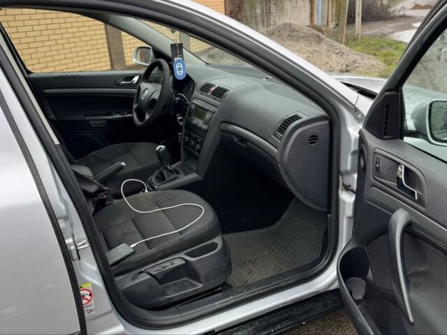 Сірий Шкода Октавія, об'ємом двигуна 2 л та пробігом 300 тис. км за 2999 $, фото 20 на Automoto.ua