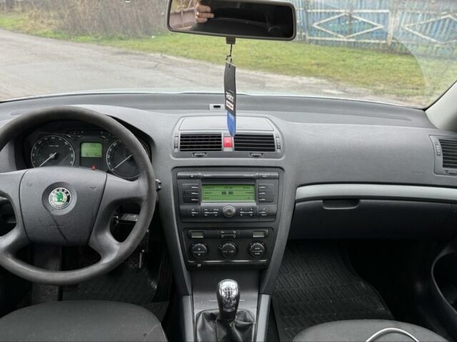 Сірий Шкода Октавія, об'ємом двигуна 2 л та пробігом 300 тис. км за 2999 $, фото 13 на Automoto.ua