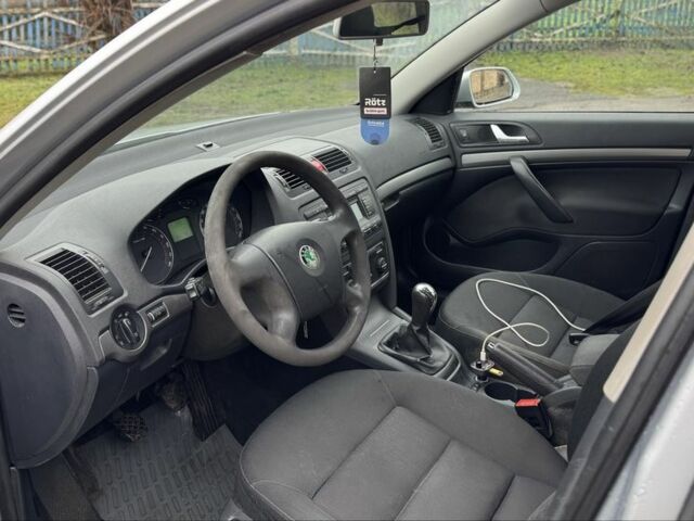 Сірий Шкода Октавія, об'ємом двигуна 2 л та пробігом 300 тис. км за 2999 $, фото 16 на Automoto.ua