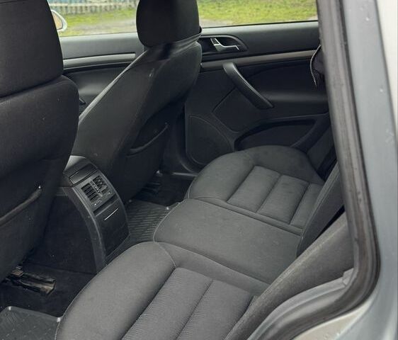 Сірий Шкода Октавія, об'ємом двигуна 2 л та пробігом 300 тис. км за 2999 $, фото 12 на Automoto.ua