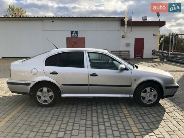 Серый Шкода Октавия, объемом двигателя 1.6 л и пробегом 263 тыс. км за 2200 $, фото 1 на Automoto.ua