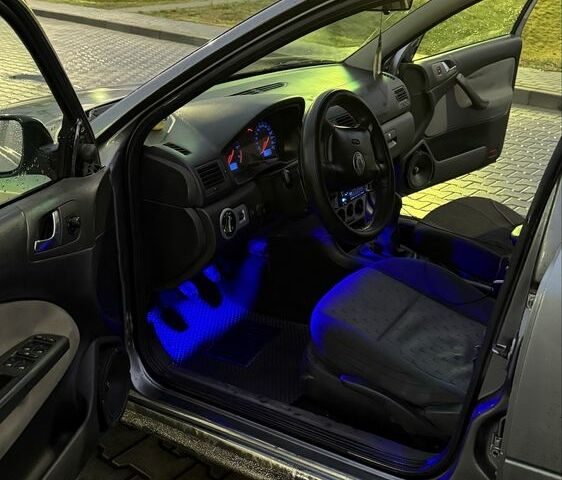 Сірий Шкода Октавія, об'ємом двигуна 1.6 л та пробігом 277 тис. км за 2000 $, фото 6 на Automoto.ua