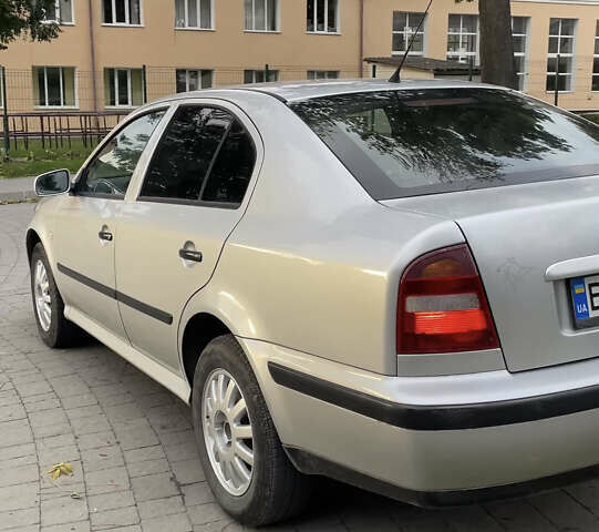 Серый Шкода Октавия, объемом двигателя 1.6 л и пробегом 219 тыс. км за 2900 $, фото 3 на Automoto.ua