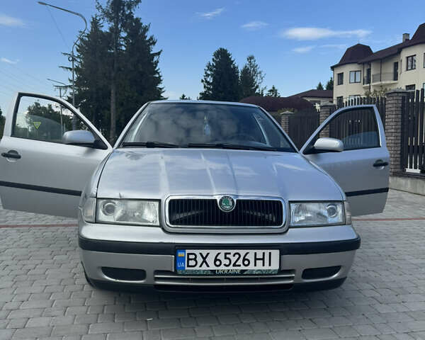 Серый Шкода Октавия, объемом двигателя 1.6 л и пробегом 290 тыс. км за 3100 $, фото 1 на Automoto.ua