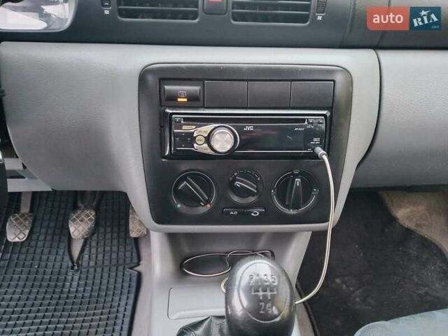 Серый Шкода Октавия, объемом двигателя 1.6 л и пробегом 221 тыс. км за 2850 $, фото 5 на Automoto.ua