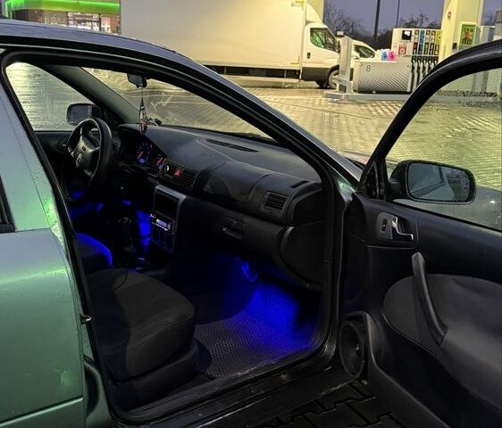 Сірий Шкода Октавія, об'ємом двигуна 1.6 л та пробігом 277 тис. км за 2000 $, фото 7 на Automoto.ua