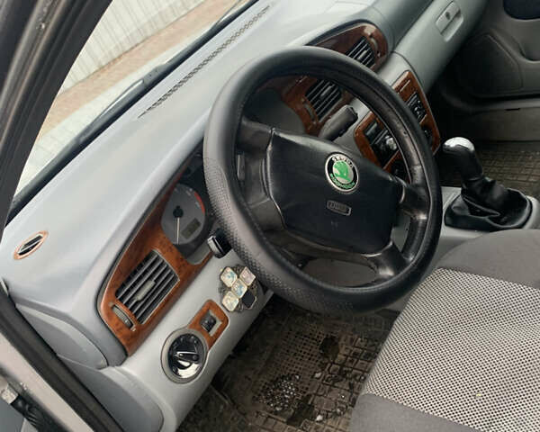 Серый Шкода Октавия, объемом двигателя 1.8 л и пробегом 400 тыс. км за 2900 $, фото 5 на Automoto.ua